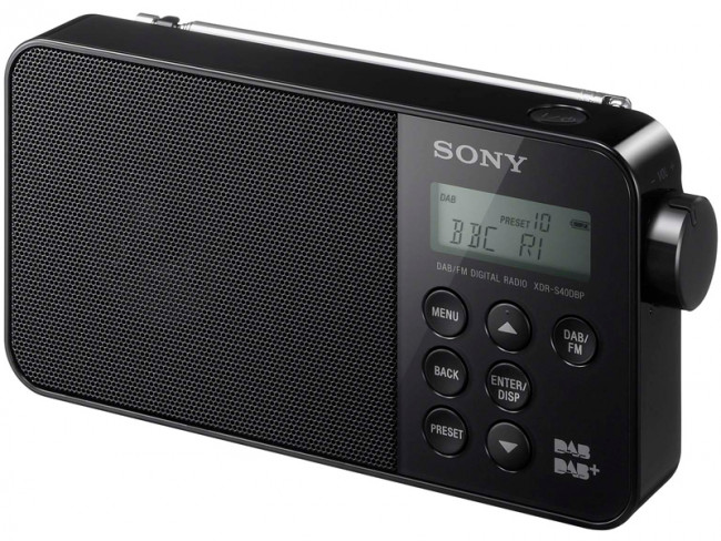 Radio portátil Sony DAB/DAB+/FM con pantalla LCD y 10 presintonías