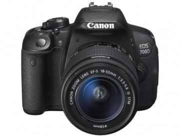 CAMARA REFLEX CANON EOS 700D + 18/55 IS STM